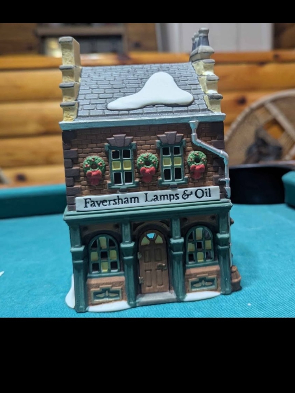Department 56 - Dickens' Village Series - Faversham Lamps & Oil